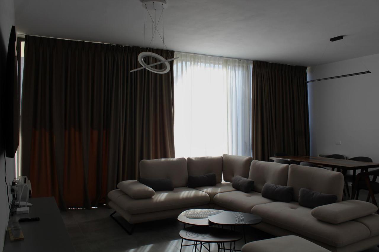 Cristal Vlore